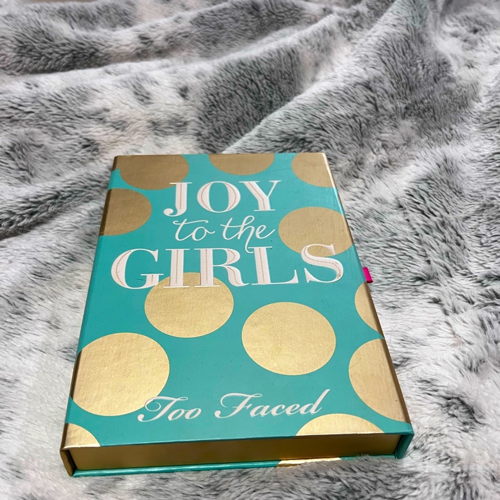 Joy to the Girls Palette